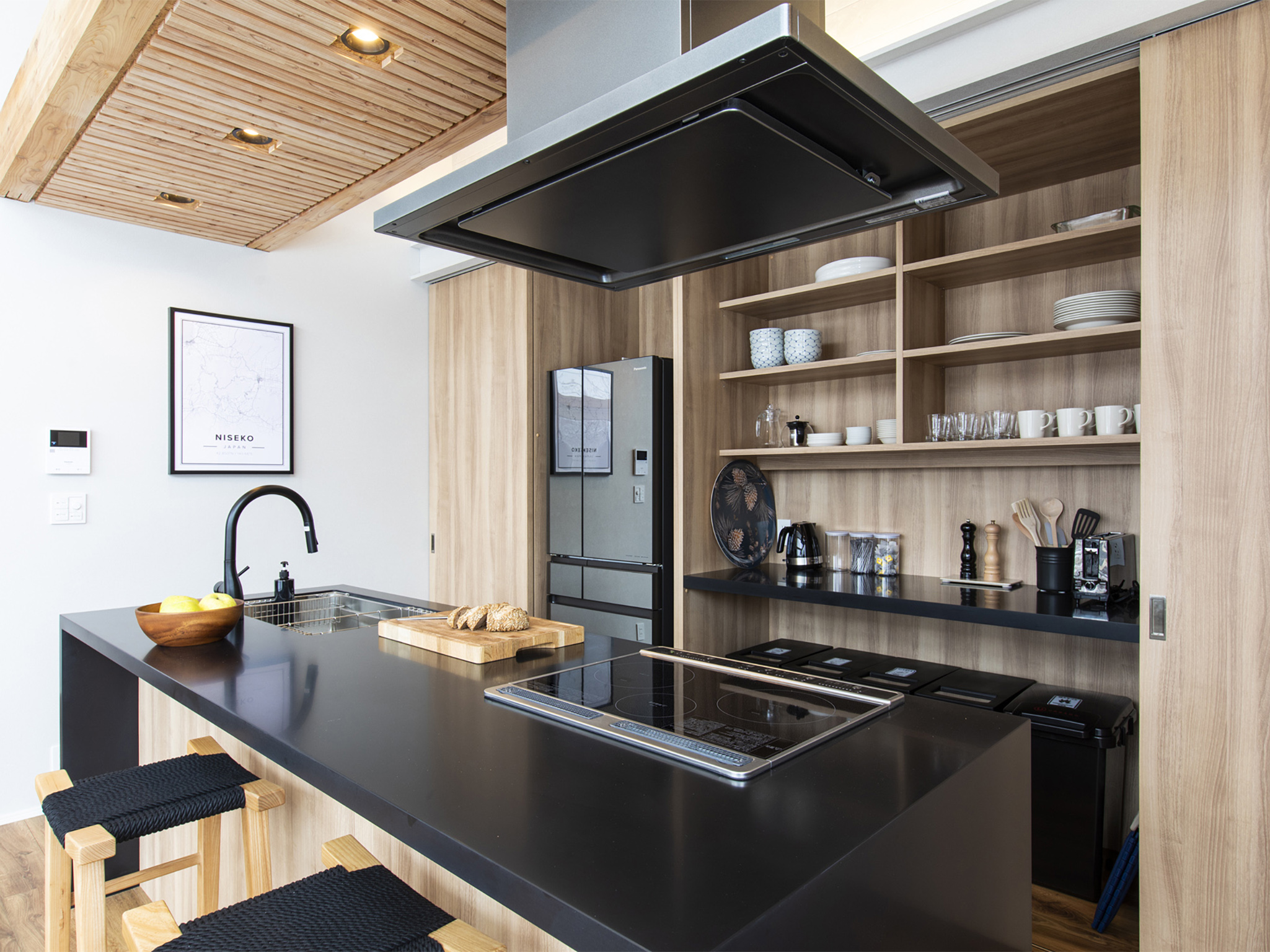 Ukiyo Chalet - Modern kitchen design